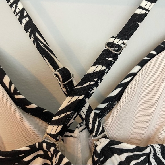 Athleta Palms Kaimana One Piece Swimsuit 36B/C (M) - Picture 11 of 16